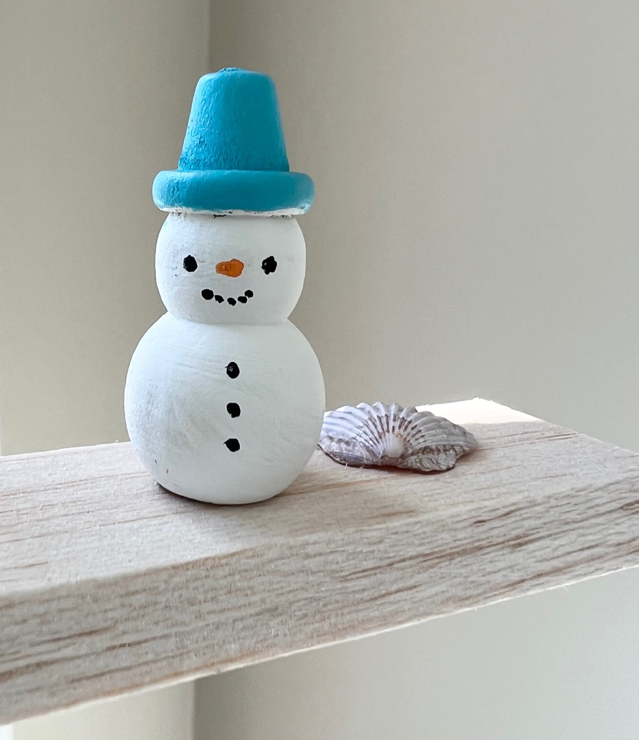 Coastal Cottage Sand and Glitter Miniature Decor with Snowman